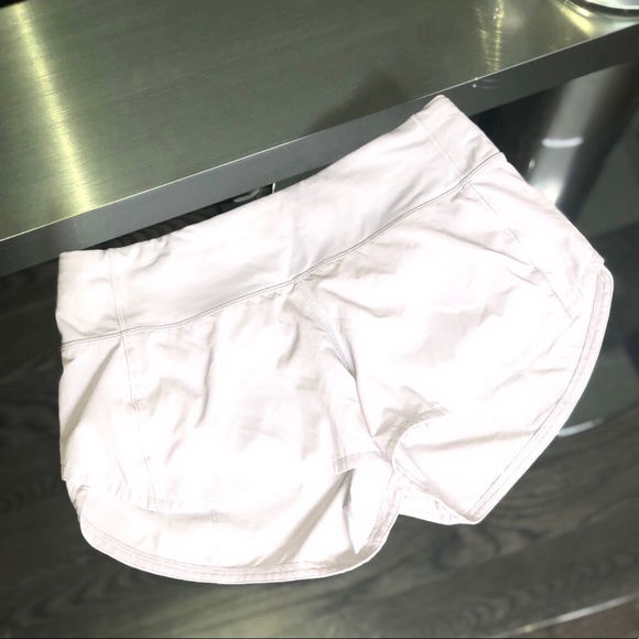 Lululemon Silver Lilac Speed up shorts 2.5” - Picture 4 of 7